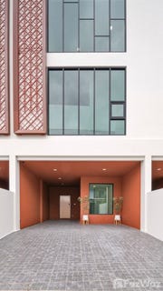 /international/th/soi-nakniwat-37-yaek-4-lat-phrao-bangkok-10230-tha-lat-phrao-bangkok-340105661907/