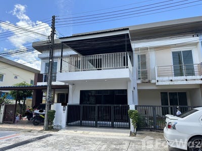 /international/th/32-160-sittarom-talat-nuea-phuket-83000-thailand-phuket-phuket-province-340105572006/