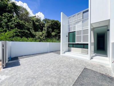 /international/th/30-6-soi-phan-fah-ratsada-phuket-83000-thailand-phuket-phuket-province-340105612879/