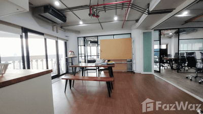 /international/th/charoen-krung-road-si-lom-bang-rak-bangkok-10500-thailand-bang-rak-bangkok-340105666200/