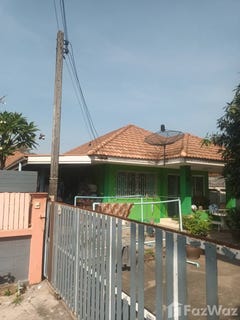 /international/th/115-39-chonnaphat-si-racha-surasak-si-racha-chon-buri-20110-thailand-si-racha-chon-buri-340105559292/