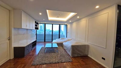 /international/th/rn-the-royal-navin-ซอยนาวิน-chong-nonsi-yannawa-bangkok-10120-tha-chong-nonsi-bangkok-340108624496/