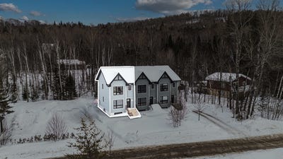 /international/ca/1364-rue-du-sous-bois-mont-blanc-quebec-110105951454/