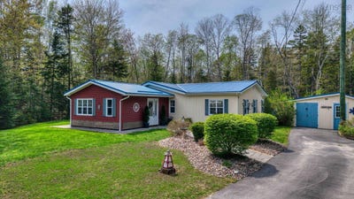 /international/ca/245-forest-drive-hemford-nova-scotia-110108199543/