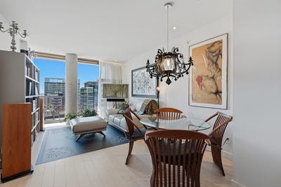 /international/ca/242-rue-young-1705-montreal-le-sud-ouest-quebec-110109055814/
