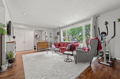 /international/ca/31-mulberry-lane-waterloo-ontario-110107878479/