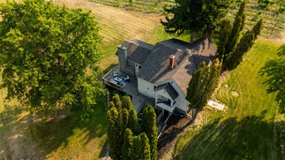 /international/ca/1275-munson-avenue-penticton-british-columbia-110107154162/