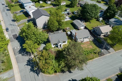 /international/ca/3-scotsburn-avenue-dartmouth-nova-scotia-110108935452/