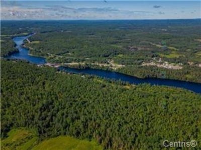 /international/ca/ch-lamoureux-grand-remous-quebec-110100703042/