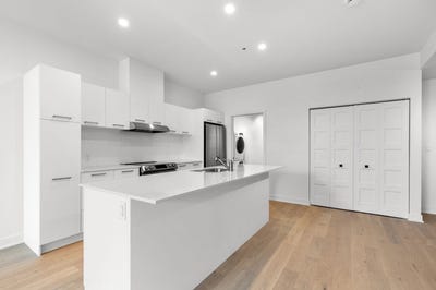 /international/ca/5410-av-papineau-205-montreal-le-plateau-mont-royal-quebec-110098481625/?lang=zh-cn