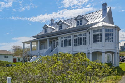 /international/ca/90-rue-de-la-mer-baie-des-sables-quebec-110100371191/