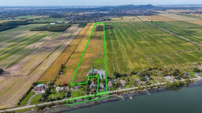 /international/ca/233-ch-du-richelieu-saint-basile-le-grand-quebec-110108661638/