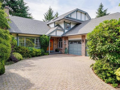 /international/ca/3913-gibson-crt-saanich-british-columbia-110101535068/