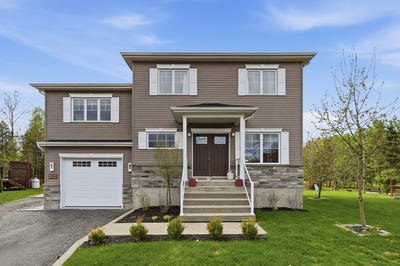 /international/ca/244-rue-du-bordeaux-cowansville-quebec-110105110825/