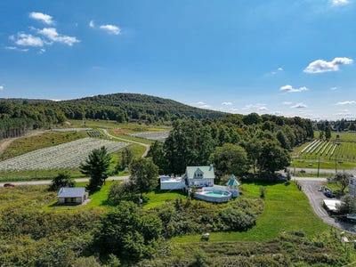 /international/ca/1468-ch-gaspe-brigham-quebec-110098480423/
