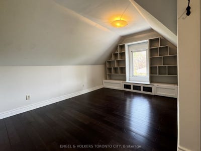 /international/ca/185-rumble-avenue-2nd-fl-richmond-hill-ontario-110108199653/