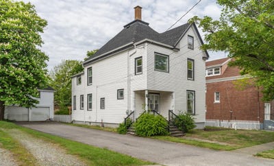 /international/ca/13-porter-street-yarmouth-nova-scotia-110108707836/