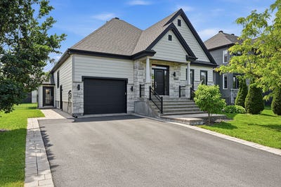 /international/ca/130-rue-bourgeois-saint-mathieu-de-beloeil-quebec-110108783670/