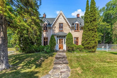 /international/ca/222-ch-du-bord-du-lac-lakeshore-pointe-claire-quebec-110102591887/