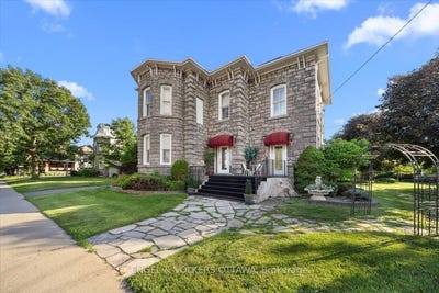 /international/ca/528-st-lawrence-street-north-dundas-ontario-110108988376/