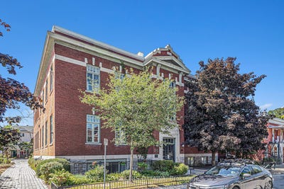 /international/ca/24-springfield-road-203-new-edinburgh-lindenlea-ontario-110107241475/