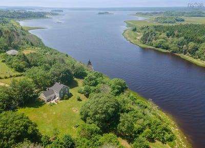 /international/ca/61-horatio-wood-road-tusket-nova-scotia-110107286768/