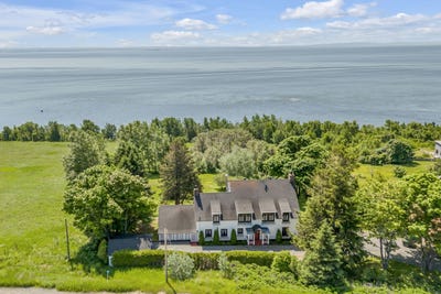 /international/ca/1000-boul-malcolm-fraser-la-malbaie-quebec-110100333157/