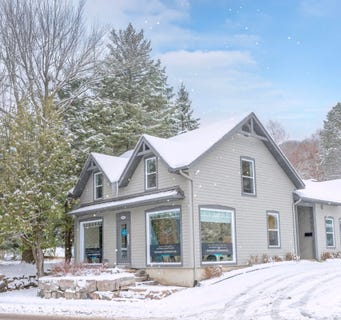 /international/ca/1972-ch-du-village-101-mont-tremblant-quebec-110103624262/