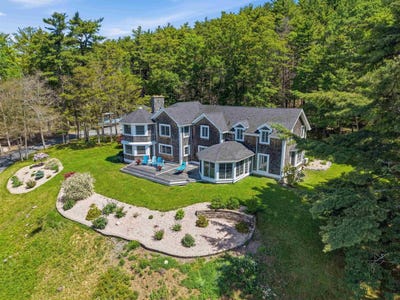 /international/ca/6010-highway-332-middle-lahave-nova-scotia-110108383327/