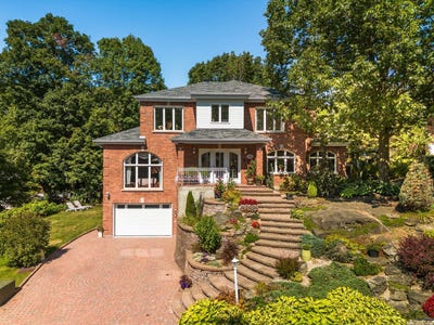 /international/ca/905-place-de-la-corniche-saint-bruno-de-montarville-quebec-110106168726/