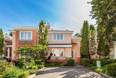 /international/ca/1677-rue-adoncour-longueuil-le-vieux-longueuil-quebec-110108580682/
