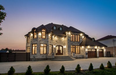 /international/ca/2550-boul-mountainview-longueuil-saint-hubert-quebec-110100329995/