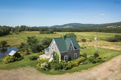 /international/ca/166-rankinville-road-mabou-nova-scotia-110107832627/