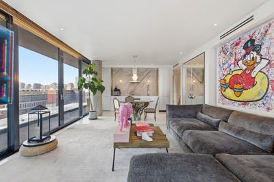 /international/ca/242-rue-young-804-montreal-le-sud-ouest-quebec-110108467485/