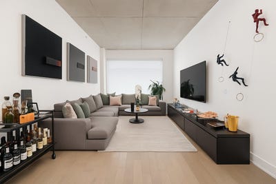 /international/ca/6363-boul-st-laurent-210-montreal-rosemont-la-petite-patrie-quebec-110101474182/?lang=en