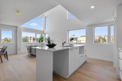 /international/ca/5410-av-papineau-301-montreal-le-plateau-mont-royal-quebec-110099323579/?lang=zh-cn