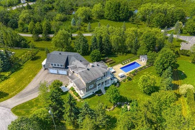 /international/ca/4-rue-alarie-lac-brome-quebec-110108616137/