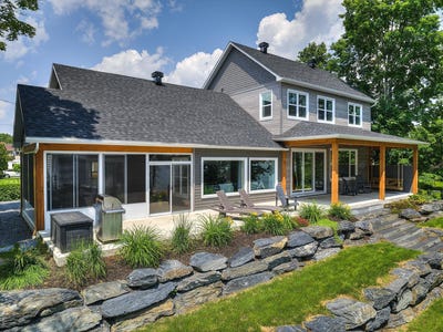 /international/ca/2113-rue-pierre-hamel-magog-quebec-110103012780/