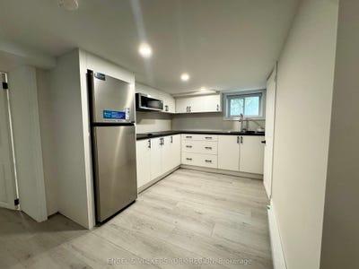 /international/ca/185-rumble-avenue-bsmt-a-richmond-hill-ontario-110100861949/