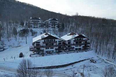 /international/ca/140-rue-cuttle-461-mont-tremblant-quebec-110095612268/