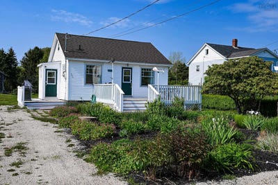 /international/ca/150-chester-commons-road-chester-nova-scotia-110108733929/