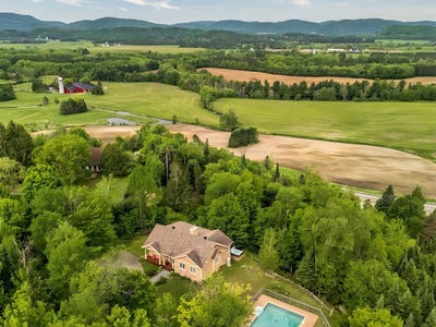 /international/ca/4515-rue-leonard-mont-tremblant-quebec-110108750934/
