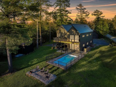 /international/ca/391-ch-lakeside-lac-brome-quebec-110098845395/