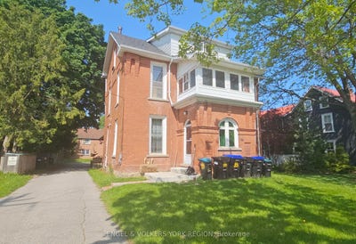 /international/ca/16-centre-street-b-new-tecumseth-ontario-110099993412/