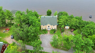 /international/ca/63-ch-de-la-pointe-aux-roches-pontiac-quebec-110093103196/
