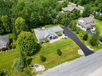 /international/ca/6957-lake-forest-walk-greely-metcalfe-osgoode-vernon-and-area-ontario-110100946850/?lang=en