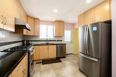/international/ca/2575-e-29th-avenue-vancouver-british-columbia-110101102970/?lang=en