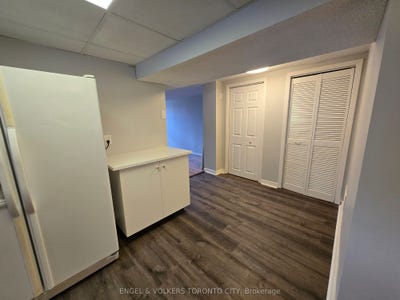 /international/ca/209-septonne-avenue-b-newmarket-ontario-110107574125/