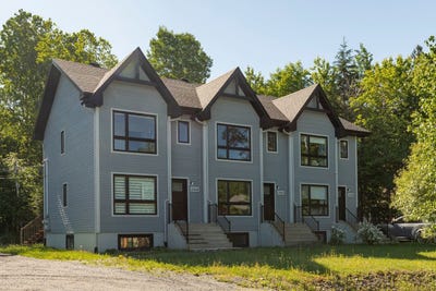 /international/ca/1364-rue-du-sous-bois-mont-blanc-quebec-110105951454/