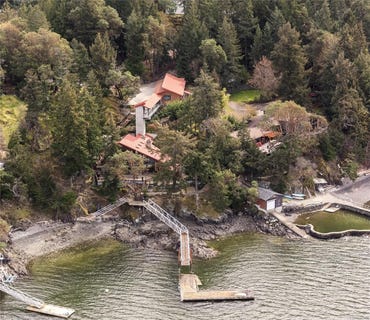/international/ca/6966-mark-lane-central-saanich-british-columbia-110107155758/